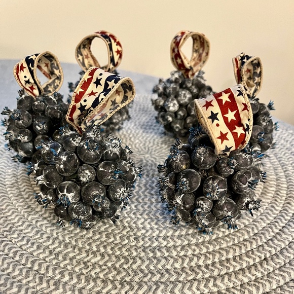 Farmhouse Americana Blueberry Fruit Ball Ornaments with Star Ribbon, set of 6 - Picture 4 of 4